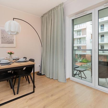 Bright & Stylish Apartment With Balcony 1,5 Km To Gdansk Main City By Noclegi Renters ภายนอก รูปภาพ